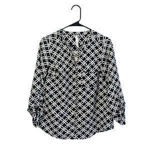 NY Collection Black & White Interlocking Circle Button-Up Blouse